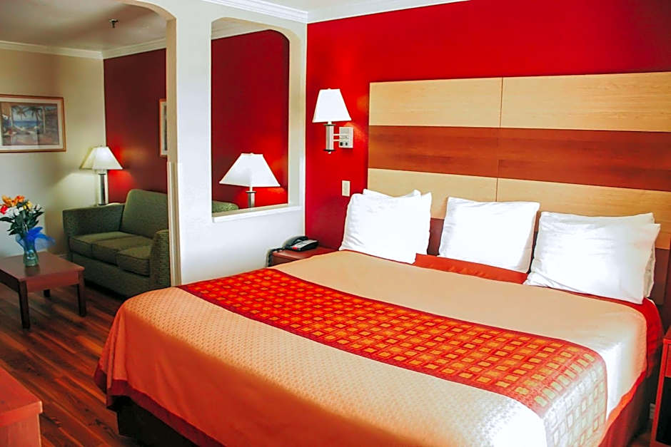 Rodeway Inn & Suites Lake Havasu City