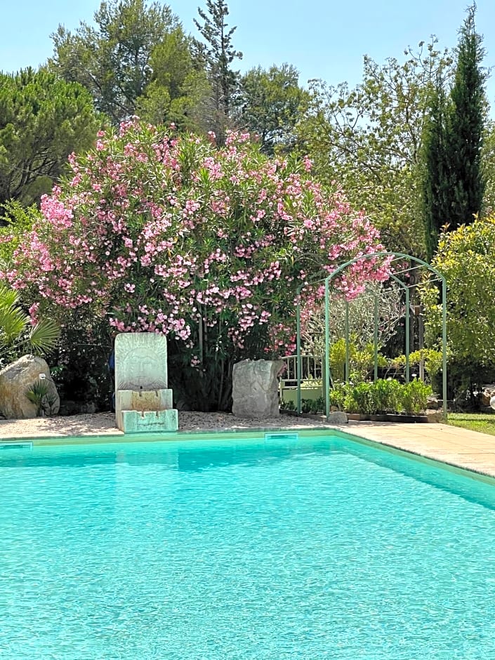 Domaine Au Coeur des Alpilles