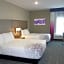 La Quinta Inn & Suites by Wyndham San Antonio Alamo City