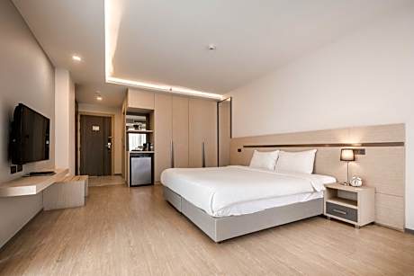 Deluxe King Room