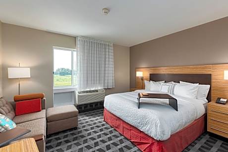 Studio, 1 King Bed with Sofa bed (Mobility/Hearing Accessible, Tub)