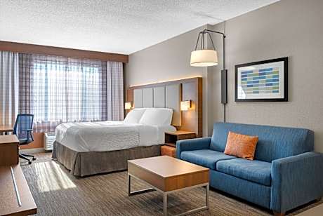 Holiday Inn Express Hotel & Suites Coralville By IHG
