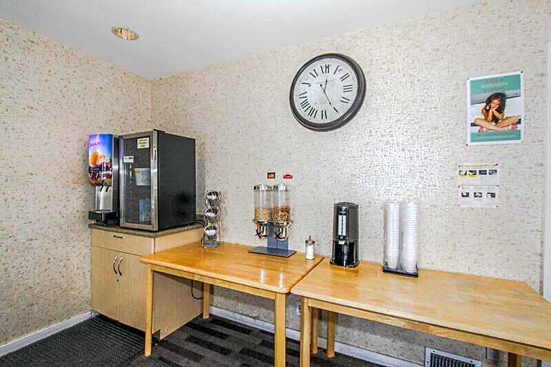 Canadas Best Value Inn Calgary Chinook Station