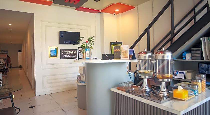 Front One Budget Hotel Tirtonadi Solo