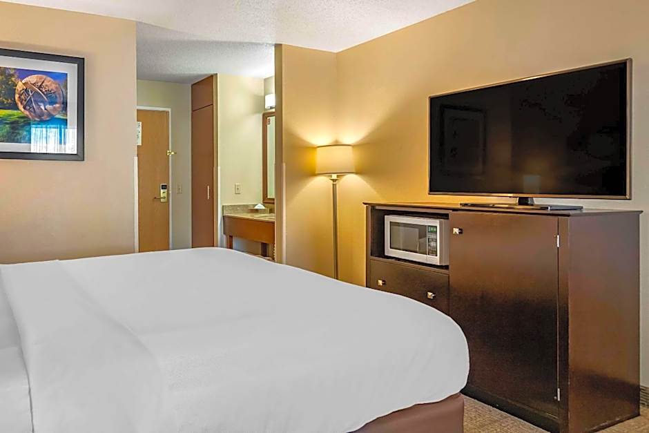 Comfort Inn & Suites Paw Paw