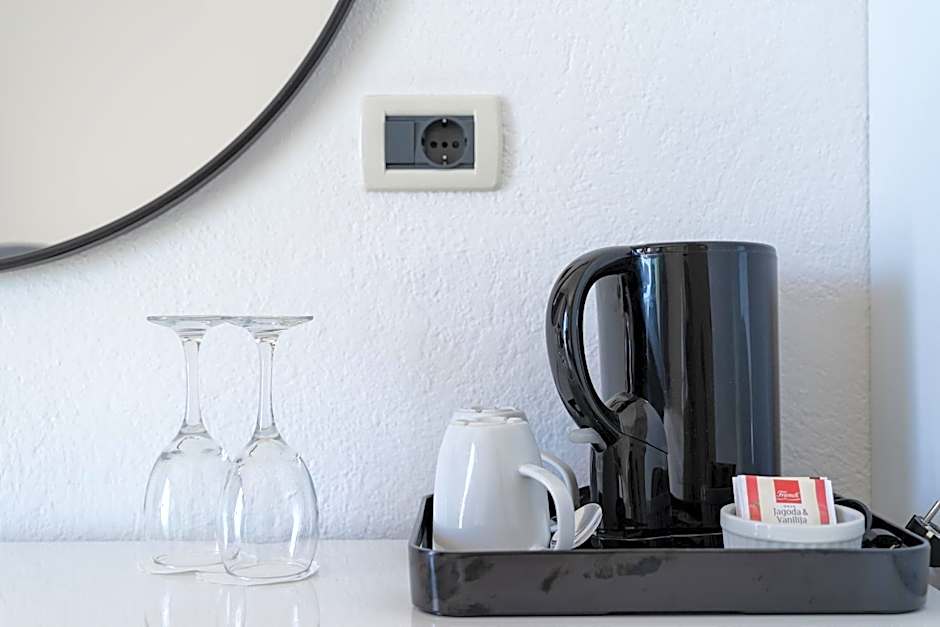 Hotel Riva Kaštela with swimming pool