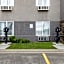 Days Inn & Suites by Wyndham Thunder Bay