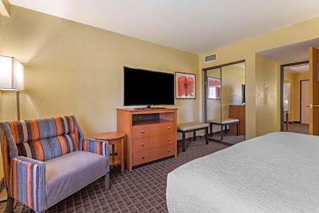 Queen Bed