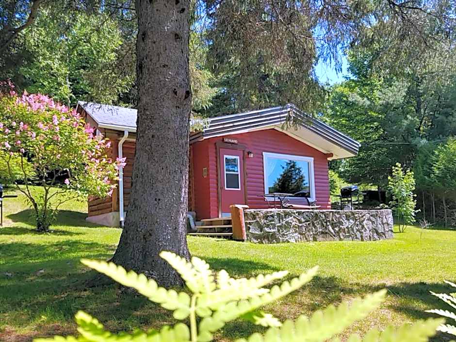 Kan-à-Mouche Pourvoirie Auberge et Chalets