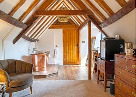 Luxury Suite with King Bed - Non Smoking