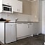 Hananui Lodge and Apartments