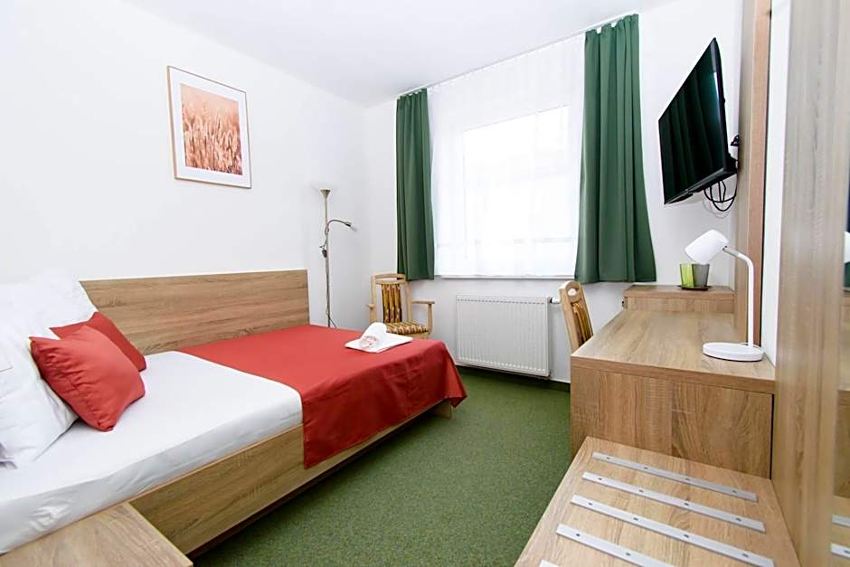 Solid Gold Garni Hotel