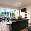 Travelodge by Wyndham Bakersfield