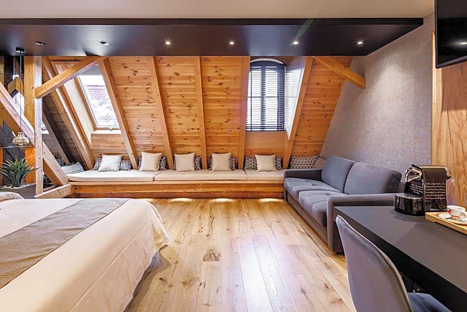 SCHUSTER Boarding House