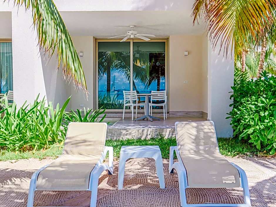 Izla Beach Front Hotel