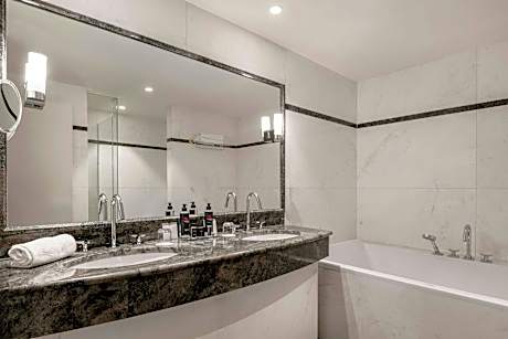 Rhone Suite, 1 Bedroom Suite, 1 King, Sofa bed, River view