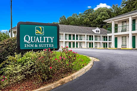 Quality Inn & Suites Greensboro near Lake Oconee