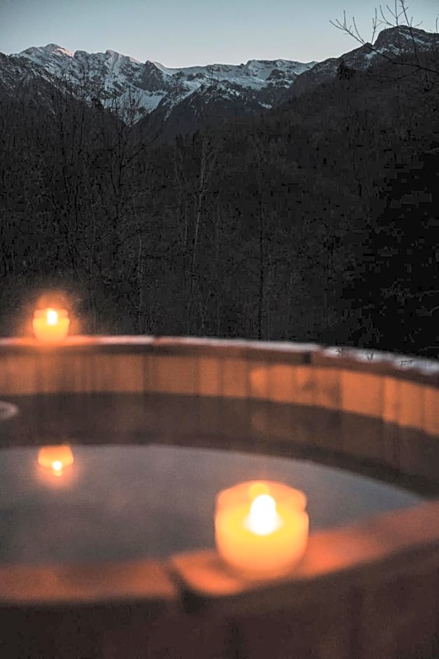 B&B IDUEVAGAMONDI immerso nel bosco tra le MONTAGNE con area benessere come EXTRA