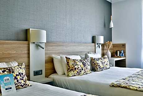 Triple Room (1 Double Bed + Single Bed)