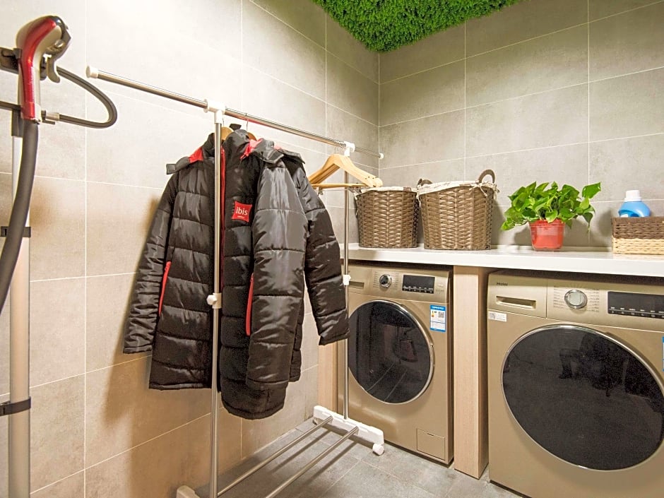 Ibis Xi'an Xingqing Palace Park Hotel