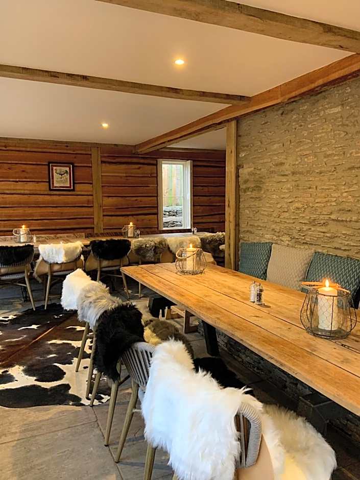 Cat and Custard Pot Inn