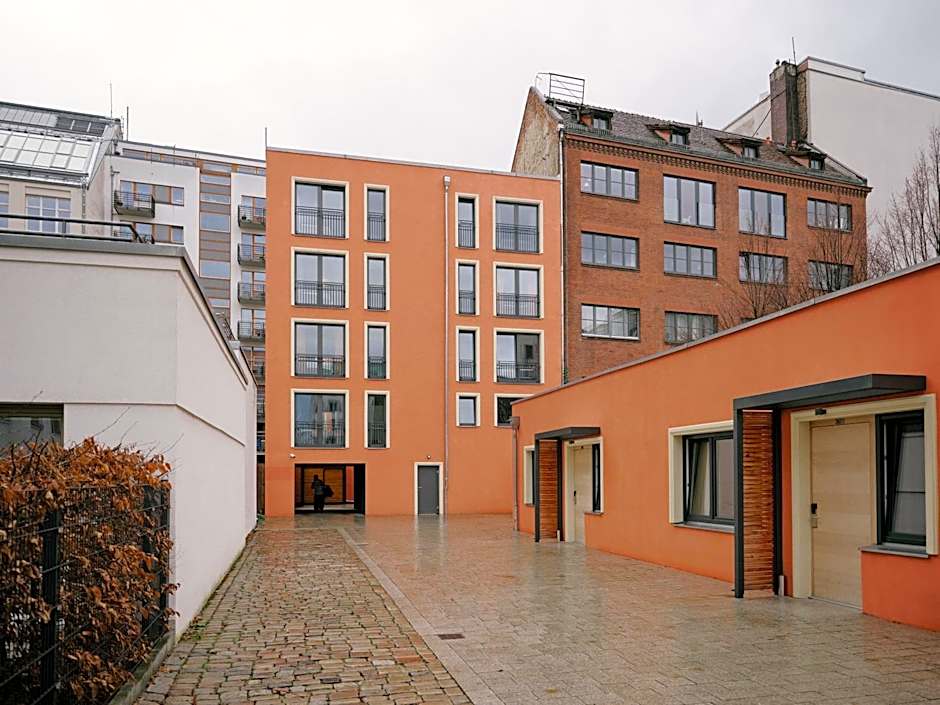 Art Apartments
