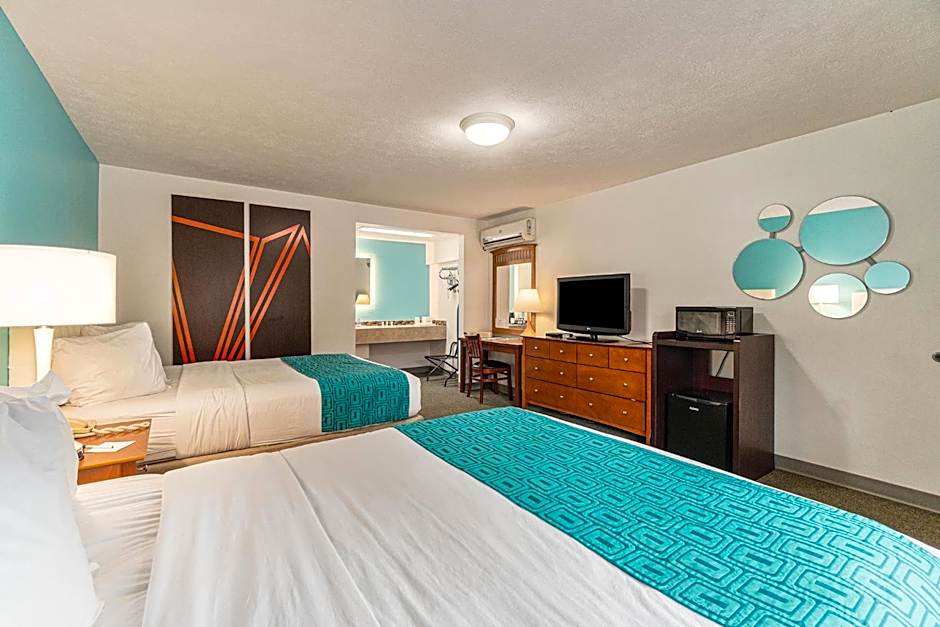 Howard Johnson by Wyndham Traverse City