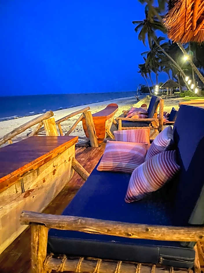 Antonio Beach Tree House Hotel & Spa