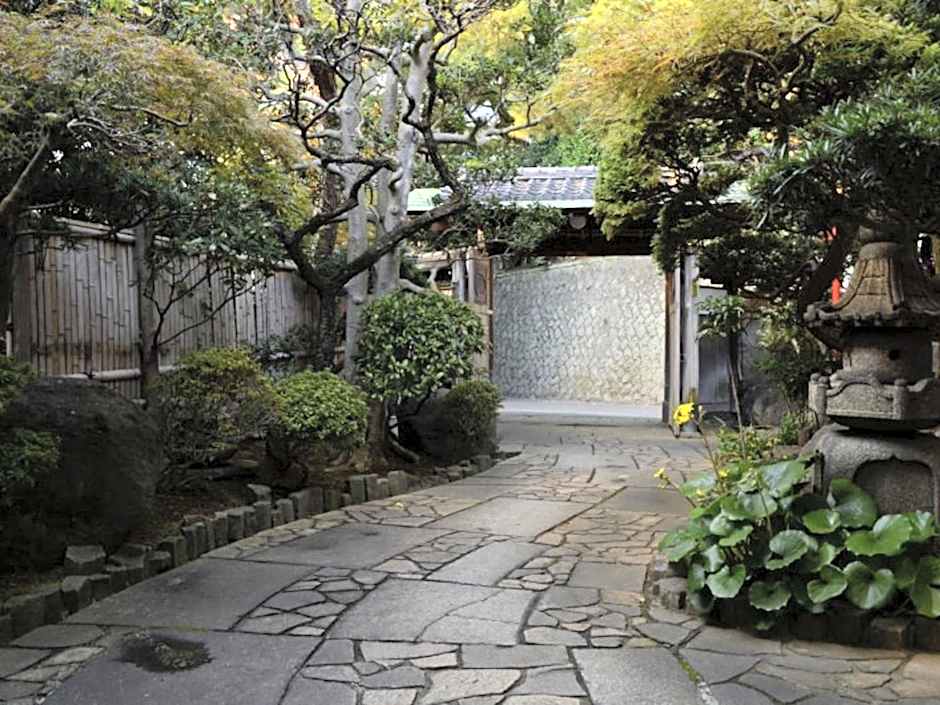 Atami Onsen Sakuraya Ryokan