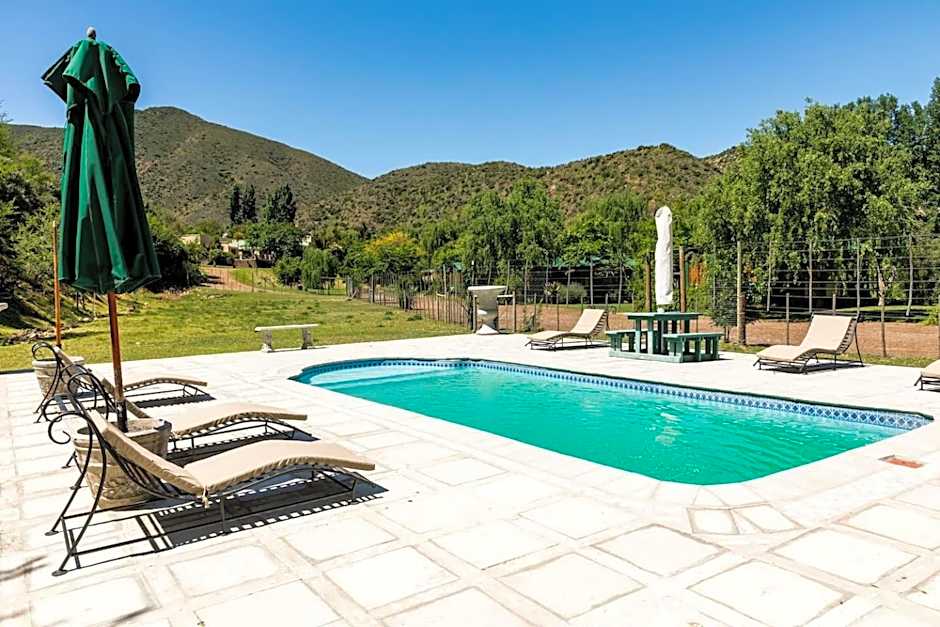 Old Mill Lodge, Seasonal Working Ostrich Farm & Restaurant, Oudtshoorn