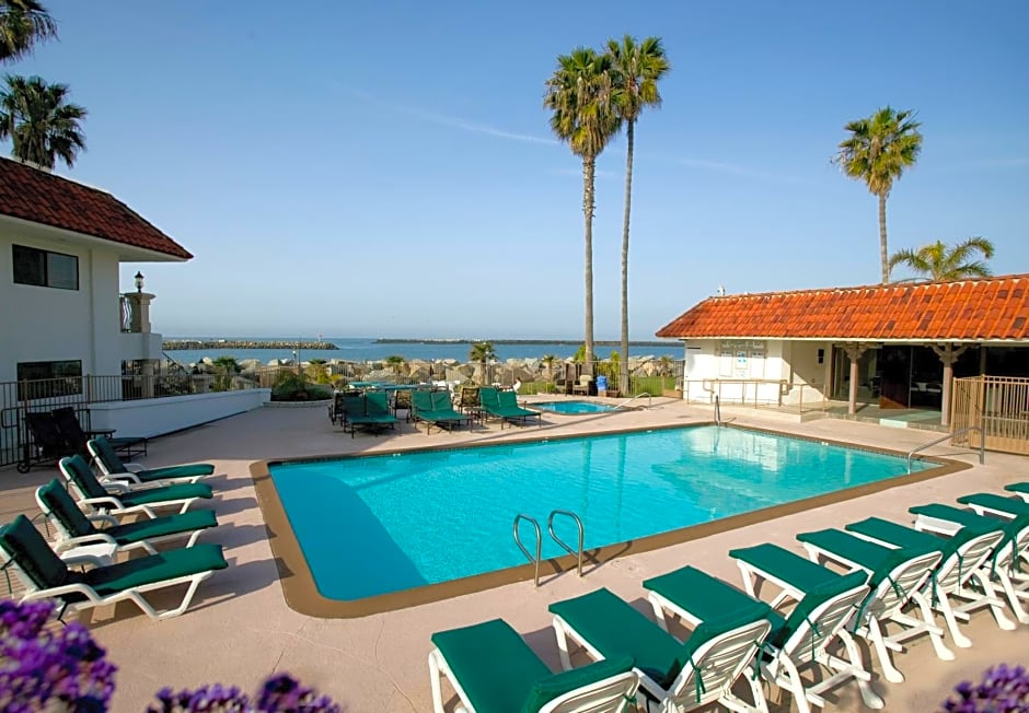 Oceanside Marina Suites - A Waterfront Hotel