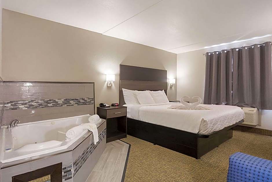 Rodeway Inn Branson, Brick House