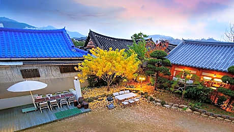 Jeonju Ihwawon Healing Gonggan Guest House