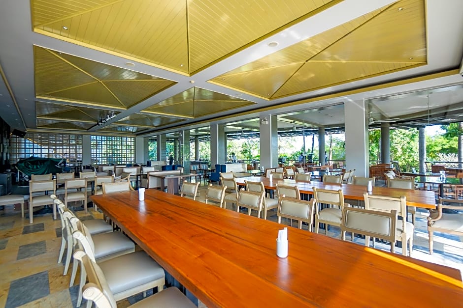 Grand Riverside Hotel