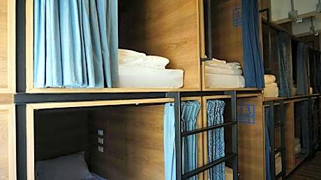 Bed in 10-Bed Mixed Dormitory Room