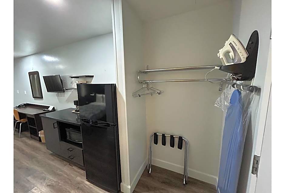 Studio 6 Suites Hesperia, CA West Main Street I 15