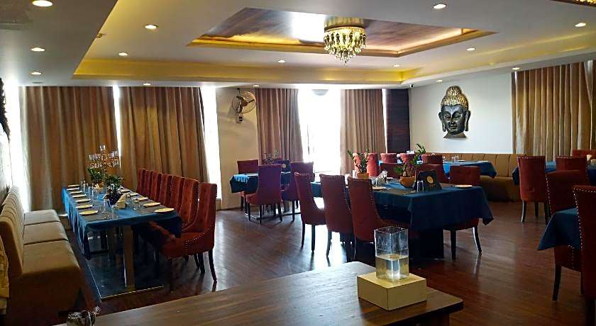 Hotel 5 Flowers Ananta Elite, Kota