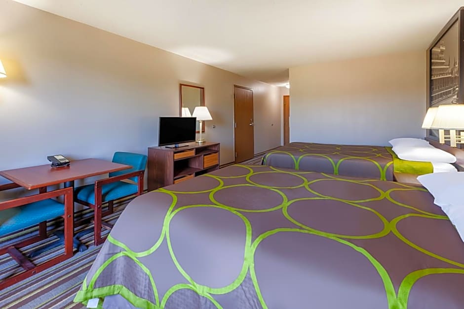 Super 8 by Wyndham La Grange KY