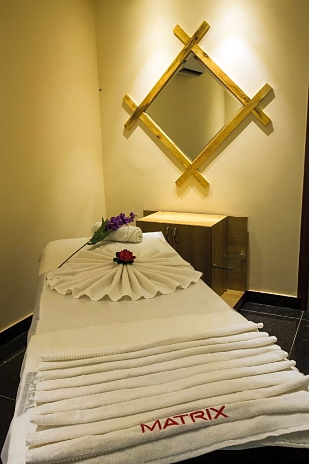 THE ROYAL COURT HOTEL & SPA