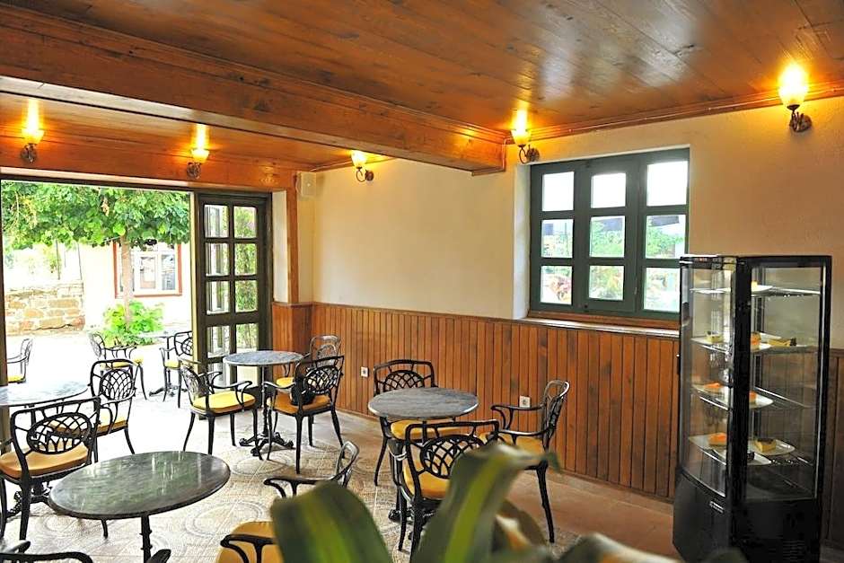 Petrino Gokceada Hotel Kitchen