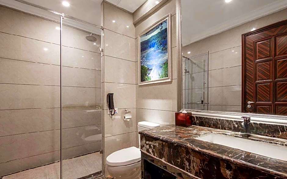 Suqian Shangyang Lake New Century Hotel