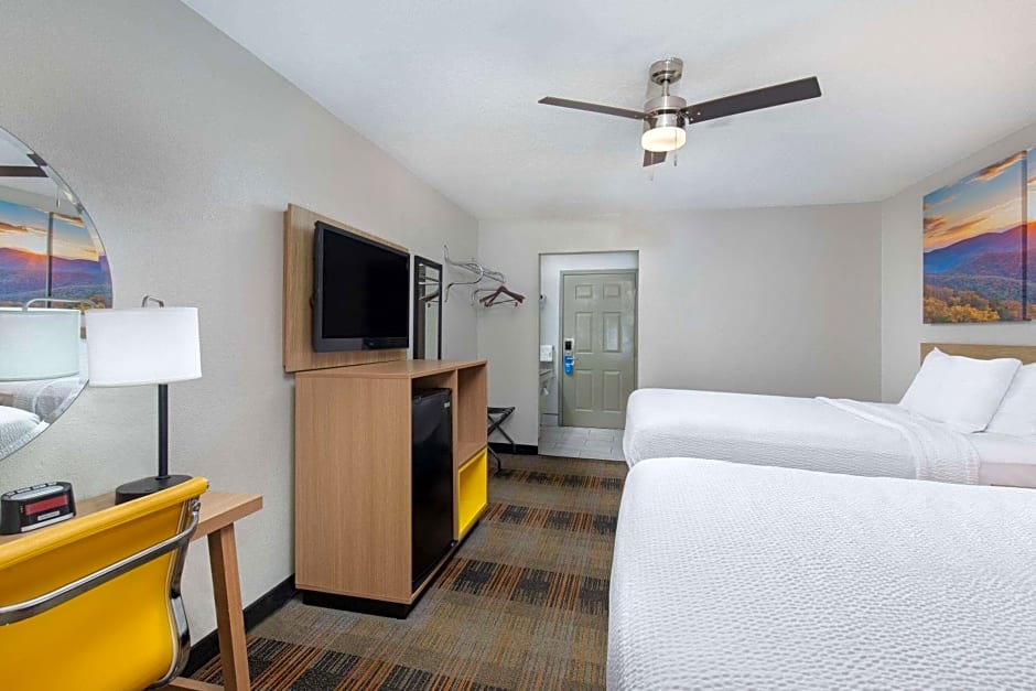 Days Inn by Wyndham Holladay