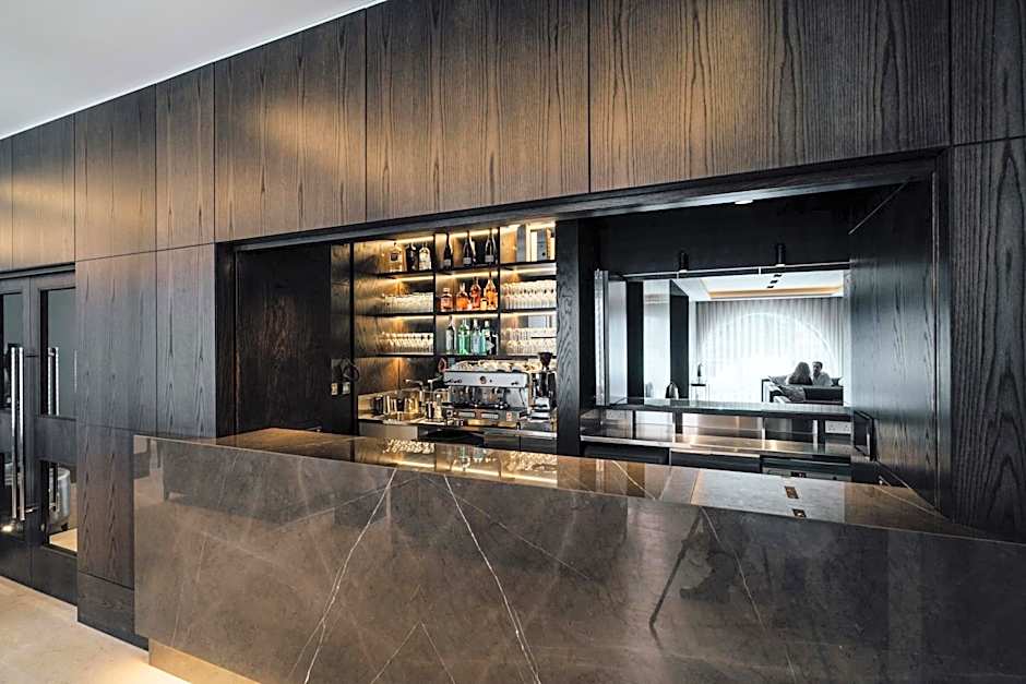 One Warwick Park Hotel