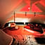 Redroom Loveroom Chambre Spa privative Insolite Thème 50 nuances de grey