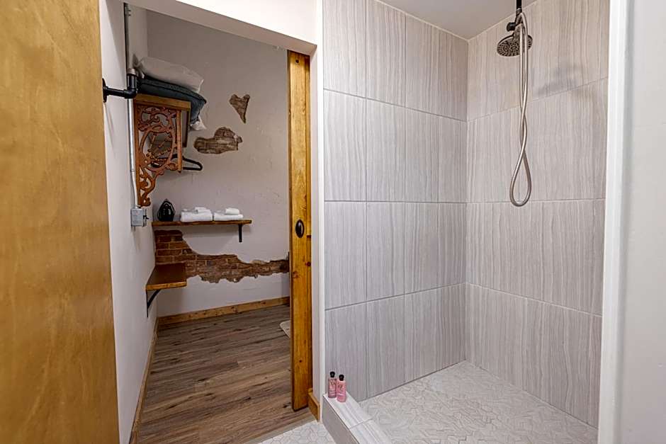 Hartwell Suites