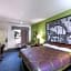 Super 8 by Wyndham Houston Hobby Airport South