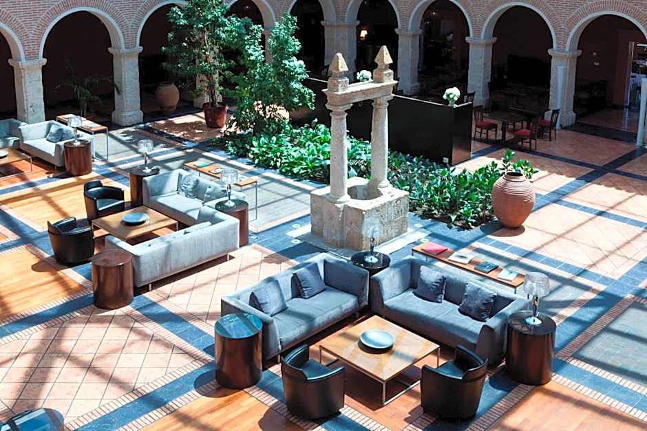 AC Hotel by Marriott Palacio de Santa Ana