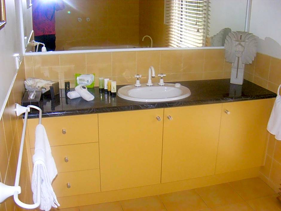 Weeroona Bed And Breakfast