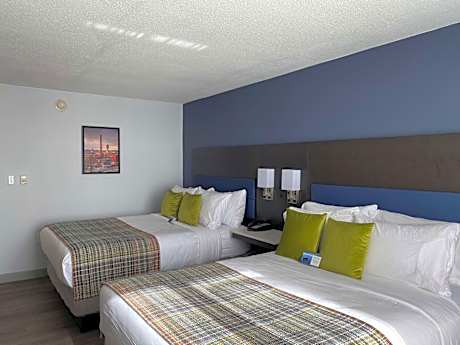 Queen Room with Two Queen Beds and Bath Tub - Disability Access/Non-Smoking