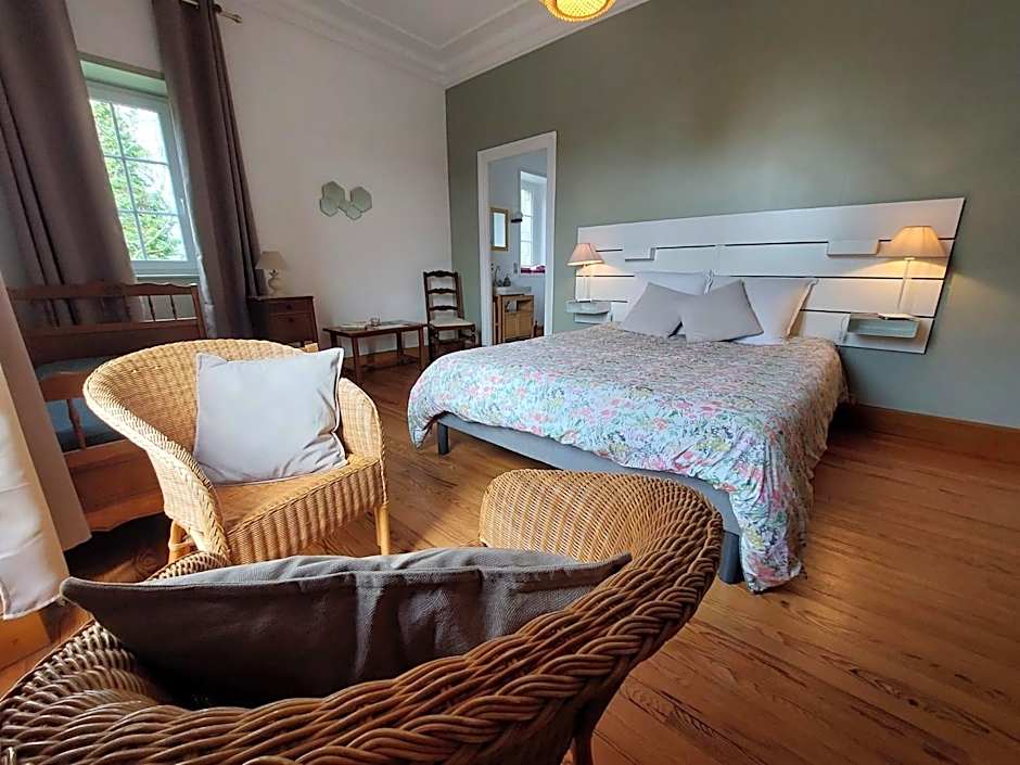 Les chambres d'Omaha Beach Etablissement avec deux chambres d'hôtes, petit-déjeuner compris fait-maison et produits locaux